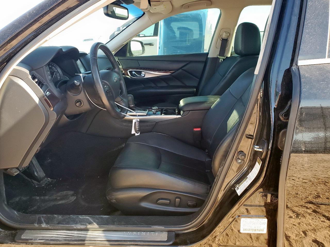 INFINITI Q70 3.7 LUXE