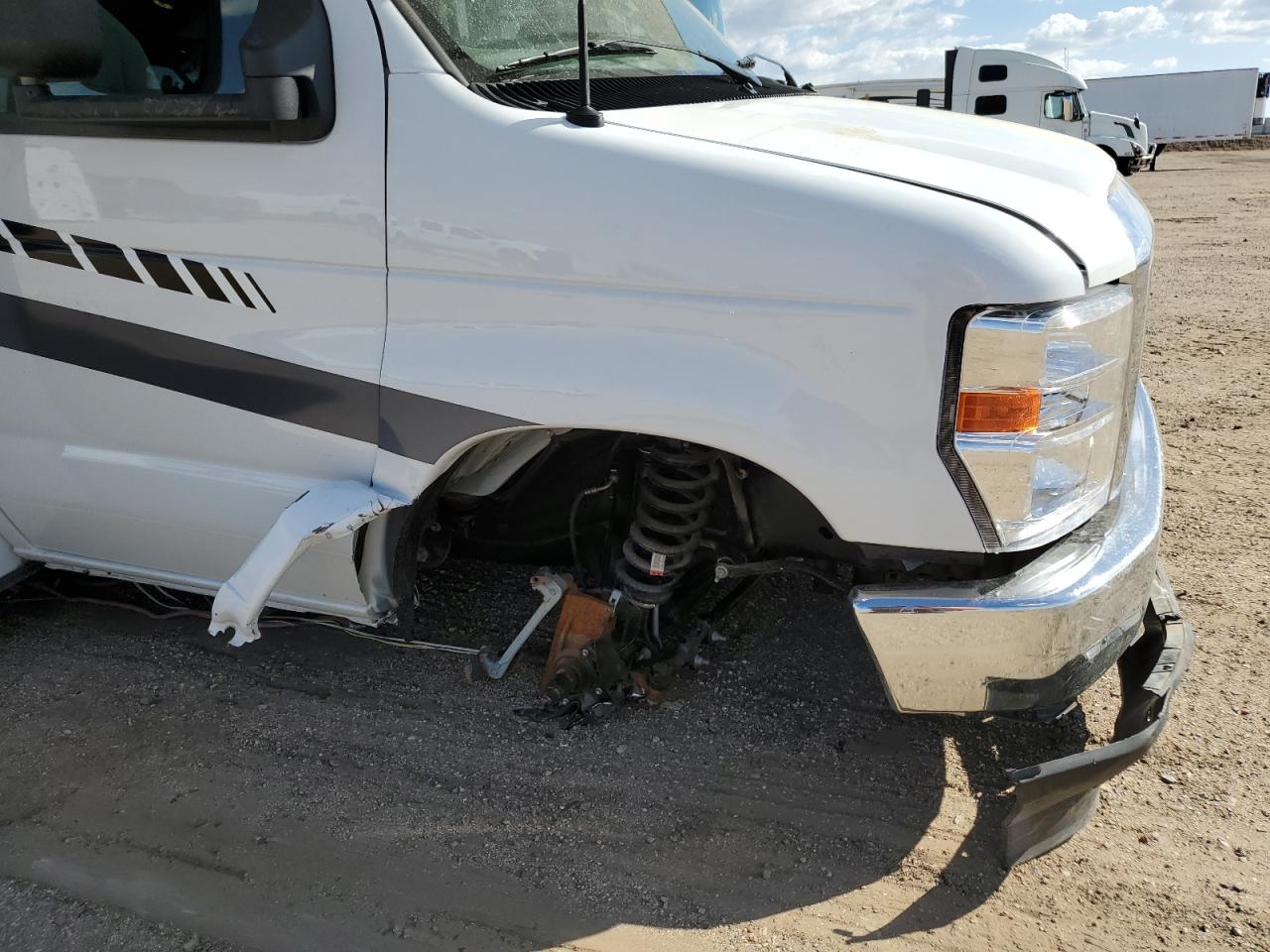 Lot #3304155485 2025 SNSK ECONOLINE E450 SUPER DUTY CUTAWAY VAN