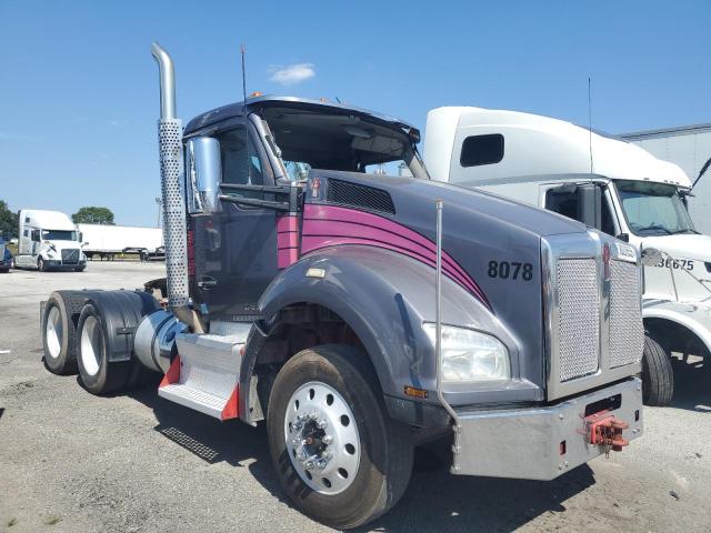 Global Auto Auctions: 2017 KENWORTH T880