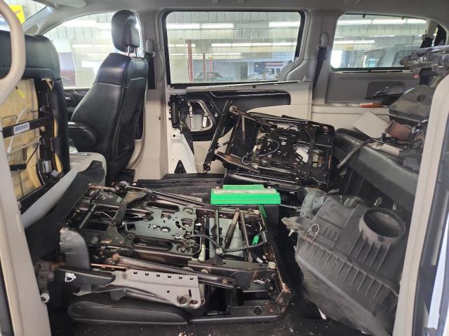 2012 CHRYSLER TOWN & COU - 2C4RC1GG3CR423799