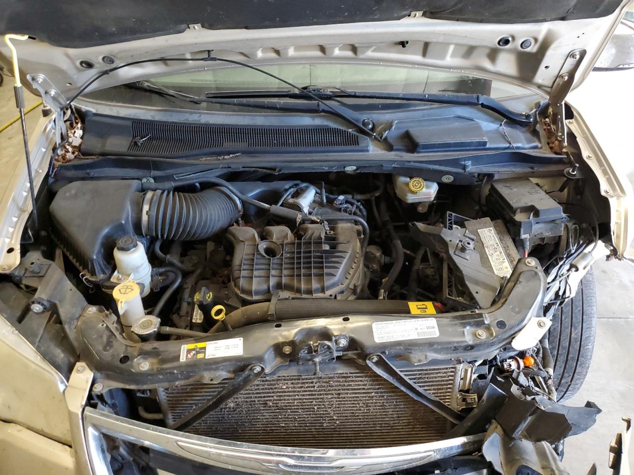 CHRYSLER TOWN & COUNTRY TOURING L