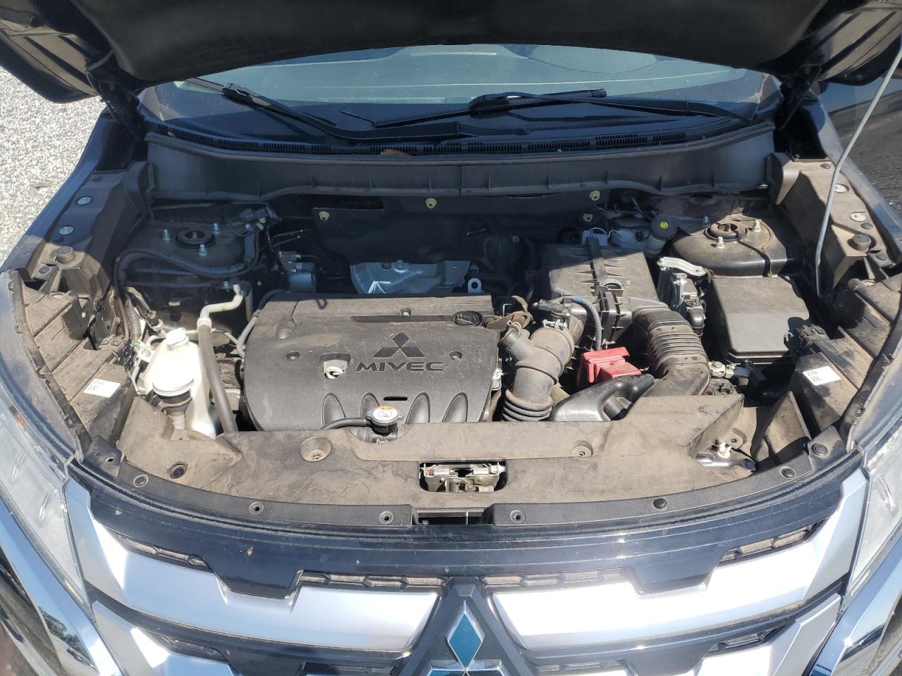 MITSUBISHI OUTLANDER ES