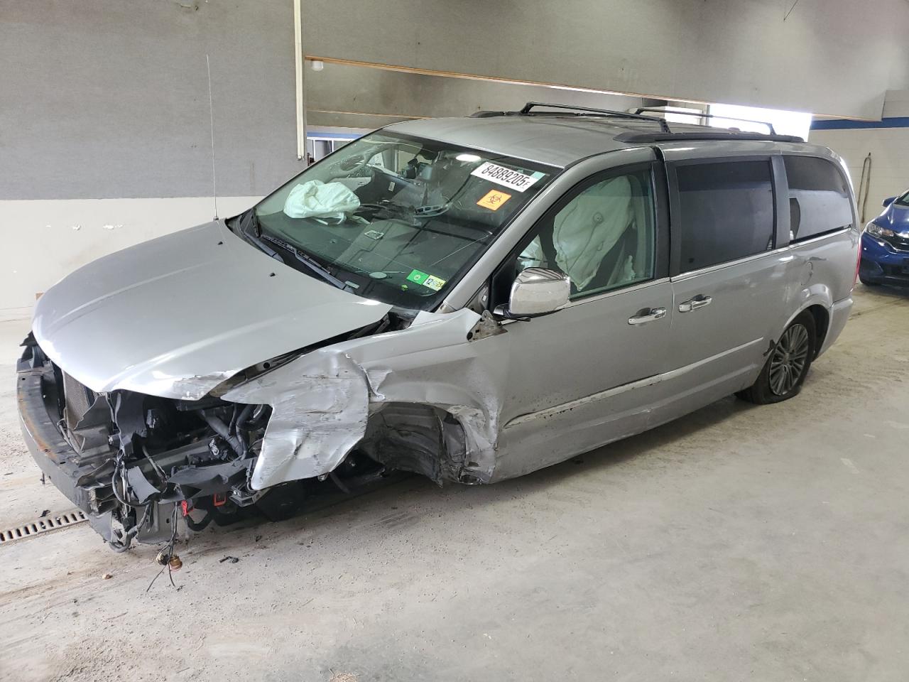  Salvage Chrysler Minivan
