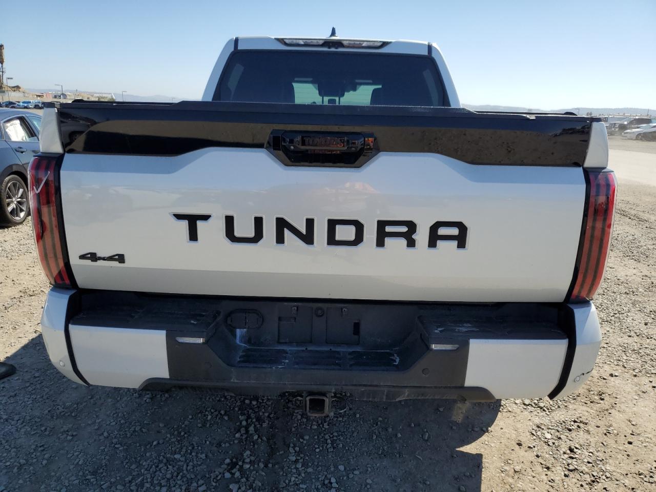 TOYOTA TUNDRA CREWMAX PLATINUM