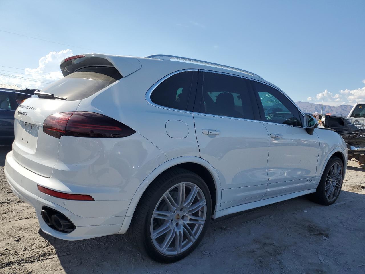 PORSCHE CAYENNE GTS