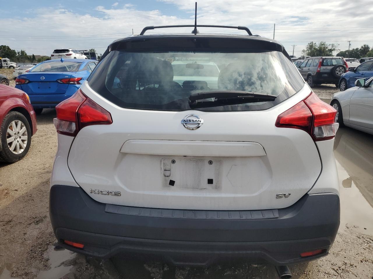 NISSAN KICKS S