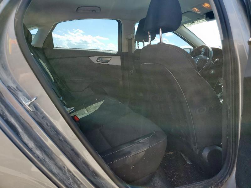 2022 KIA FORTE FE 3KPF24AD8NE451852