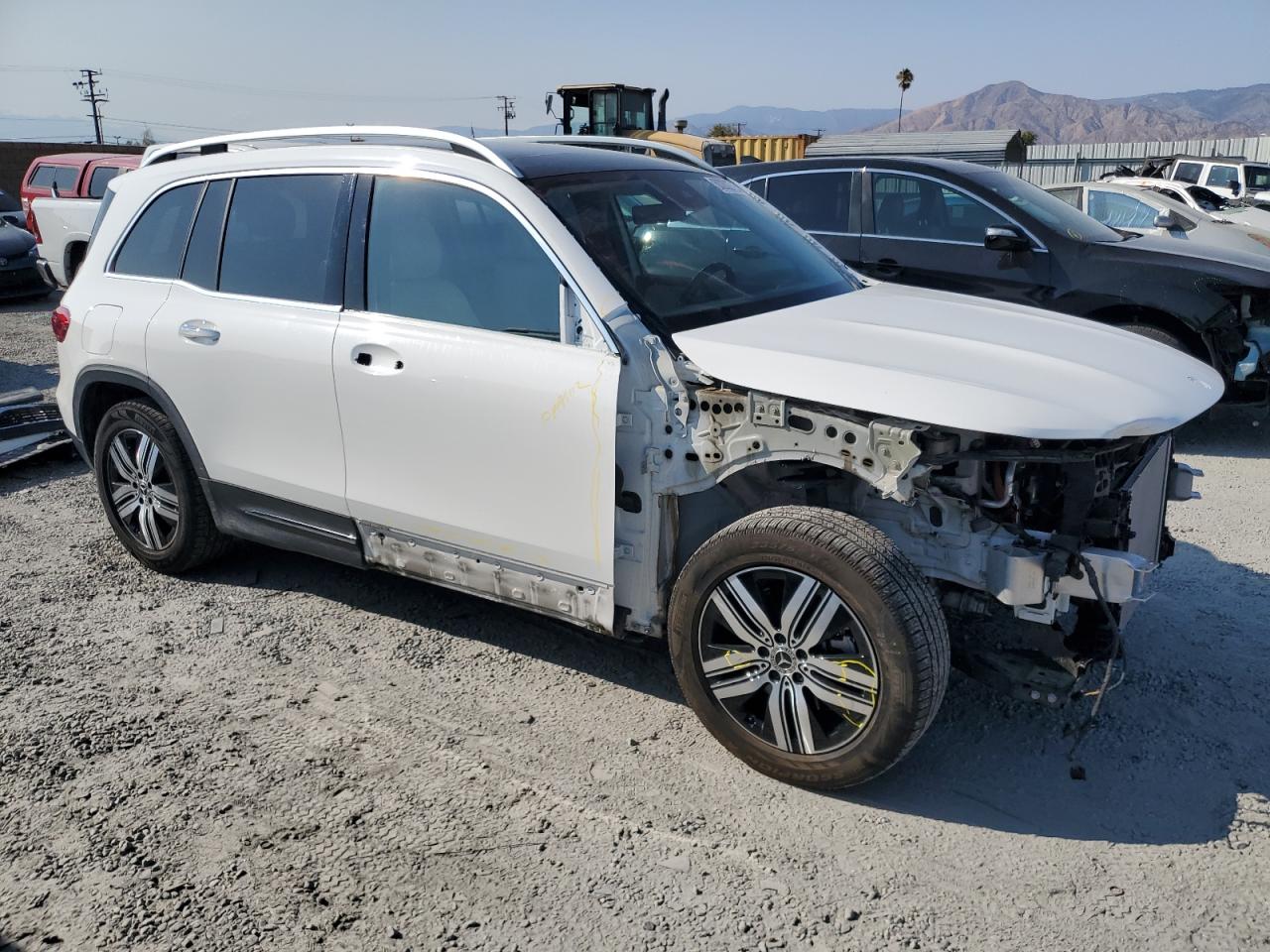 MERCEDES-BENZ EQB 300 4MATIC