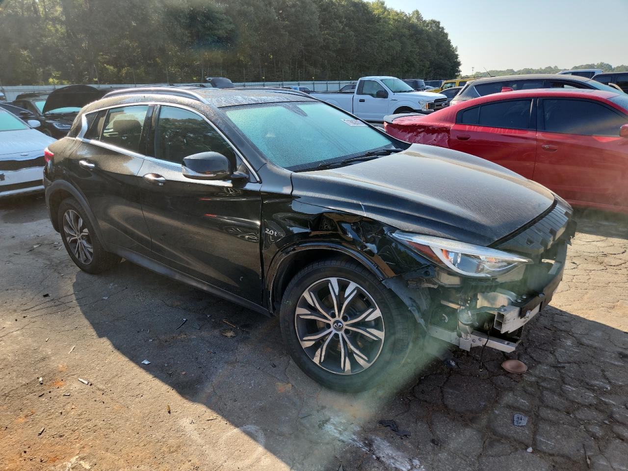 INFINITI QX30 BASE