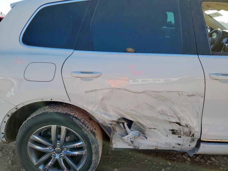 2016 VOLKSWAGEN TOUAREG SP WVGEF9BP2GD011101