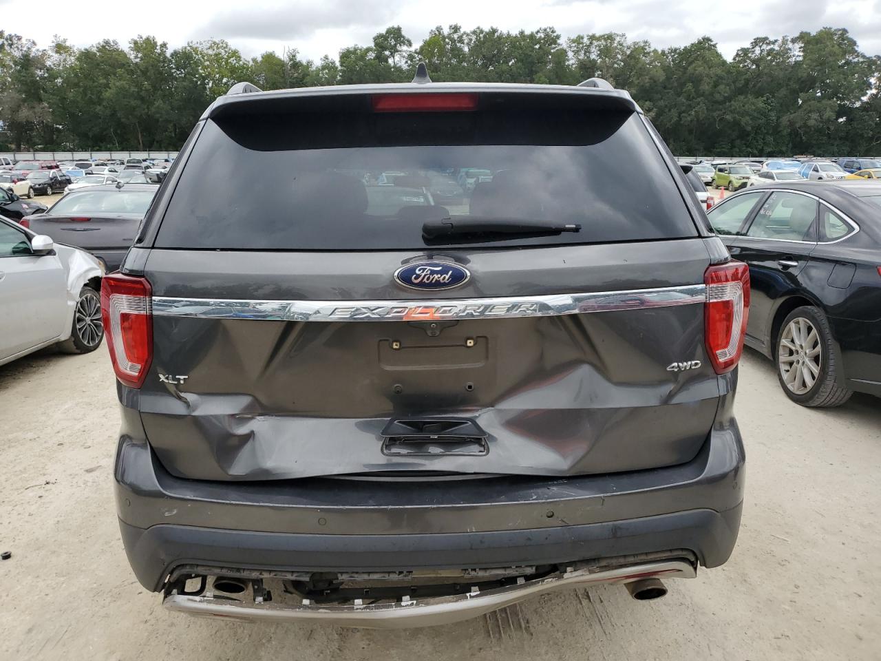 FORD EXPLORER XLT