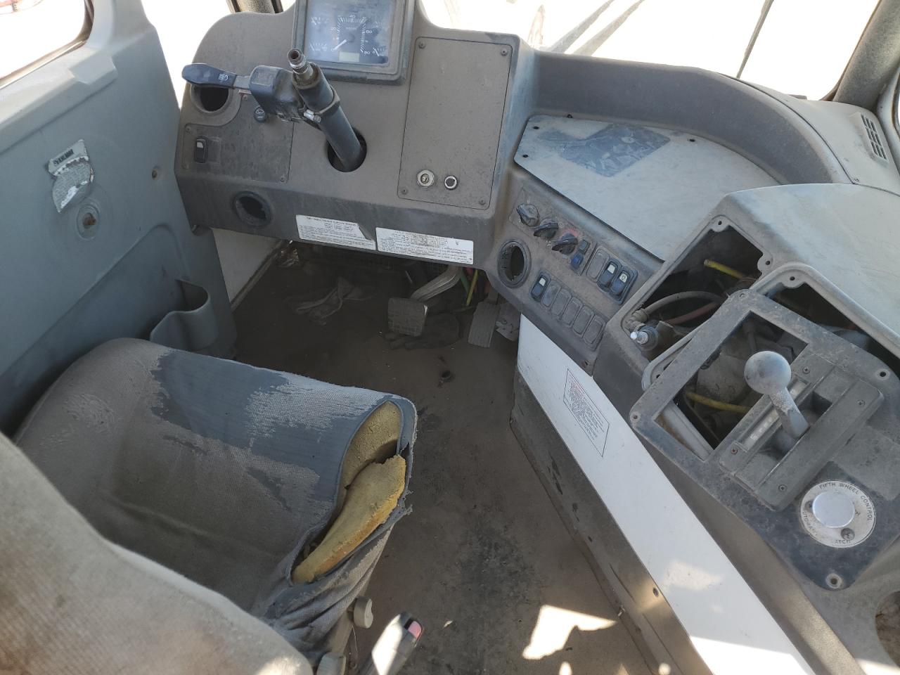 Lot #3253400053 2017 OTTAWA YARD TRACTOR OTTAWA