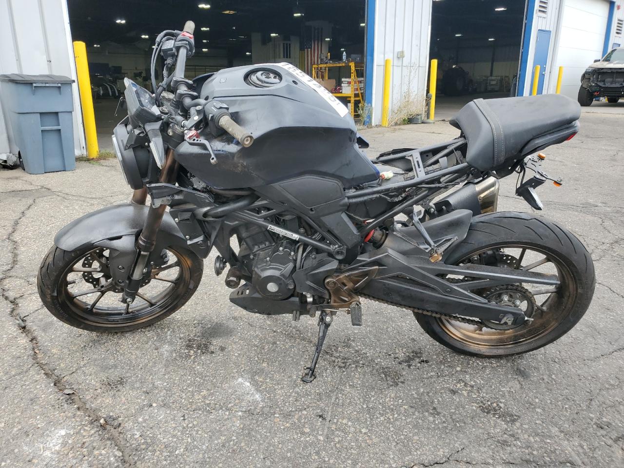 Lot #3270898420 2022 HONDA CB