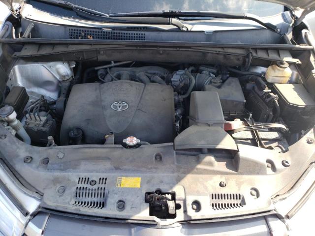 2018 TOYOTA HIGHLANDER SE 5TDKZRFH5JS528230