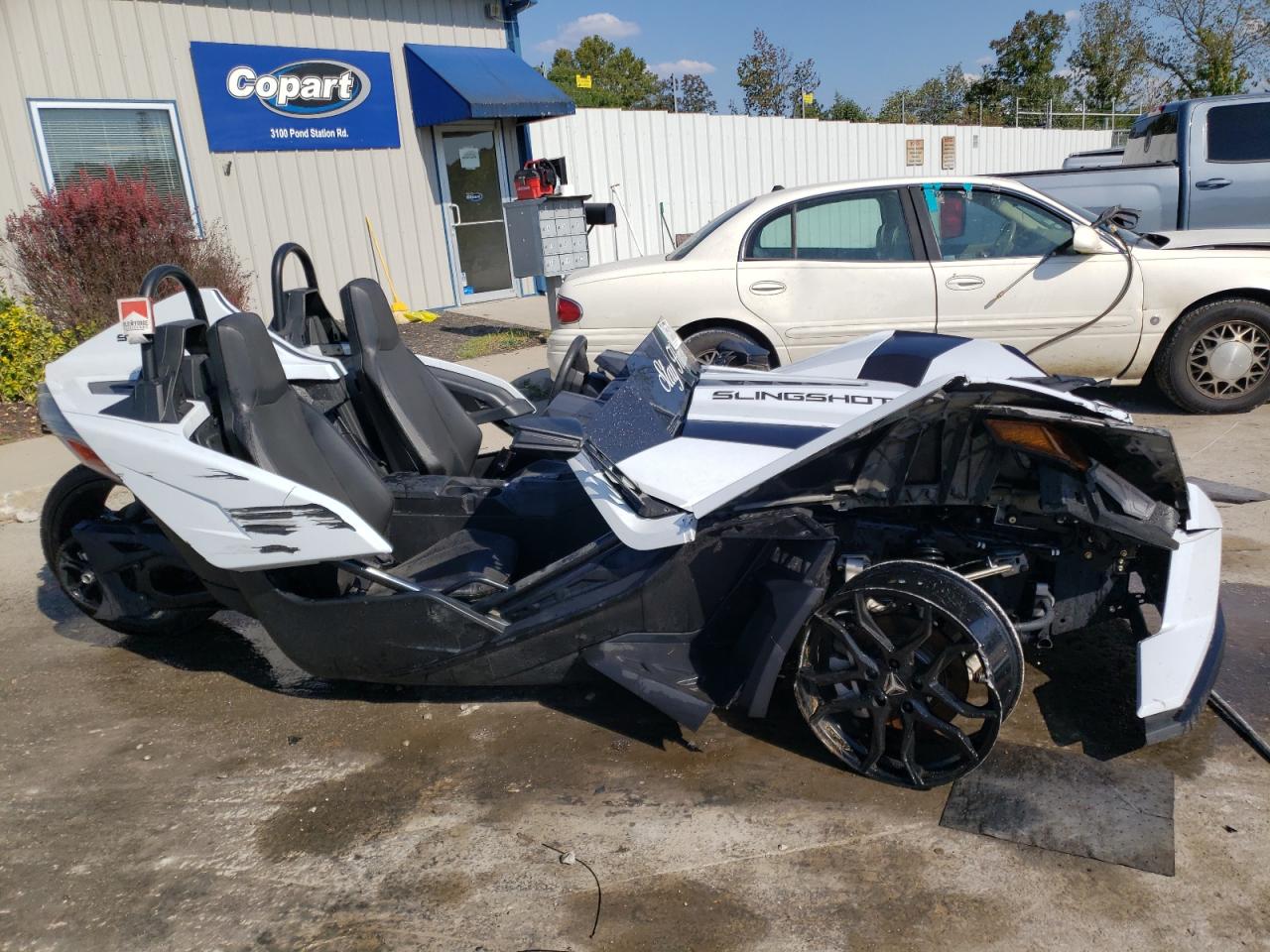 Lot #3284025836 2023 POLARIS SLINGSHOT