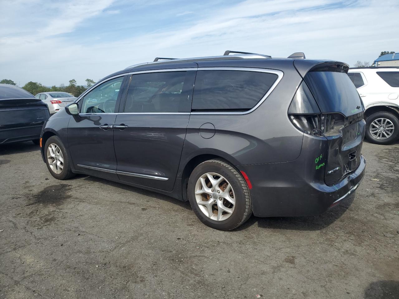 CHRYSLER PACIFICA TOURING L PLUS