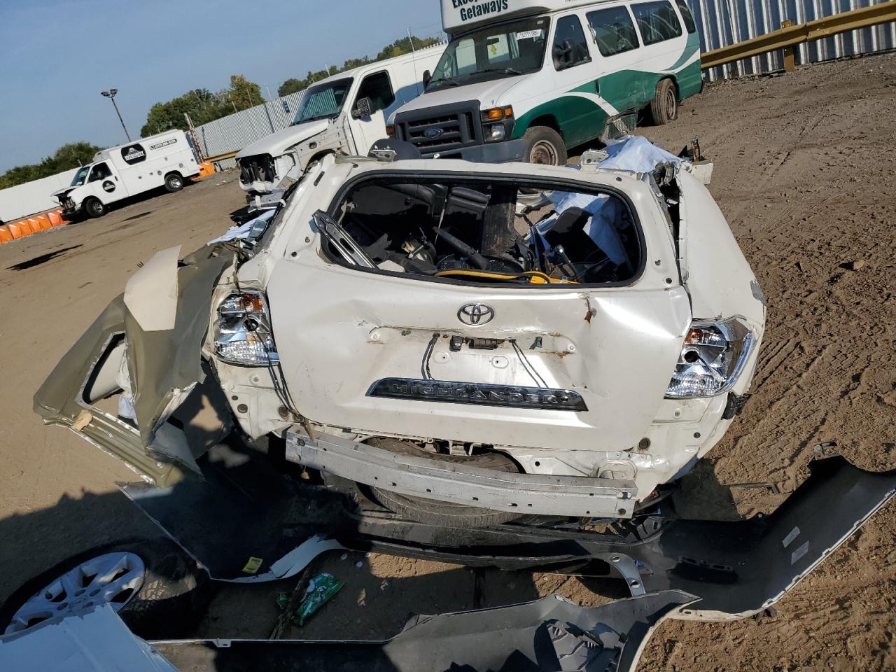 TOYOTA HIGHLANDER BASE