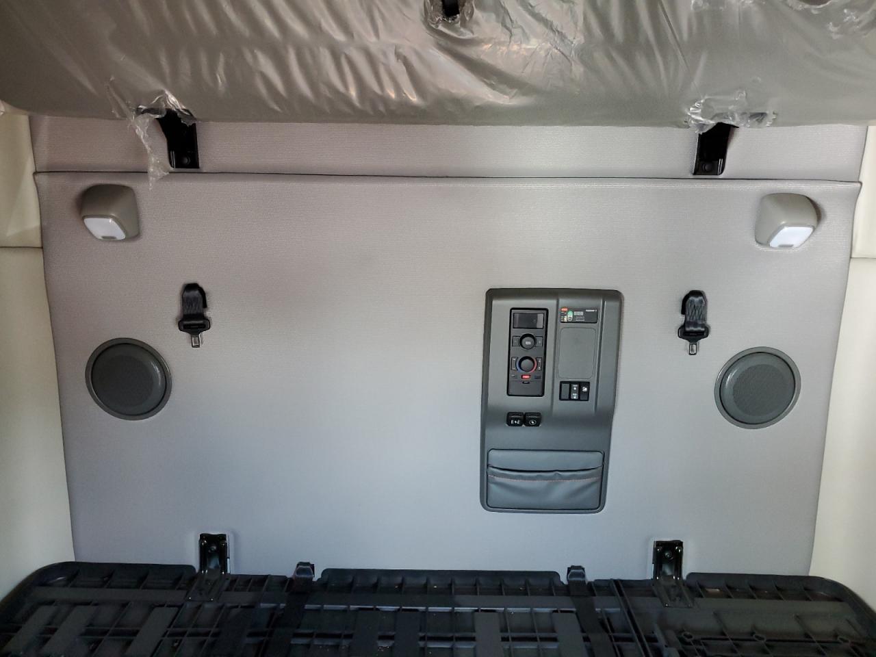 Lot #3254682177 2023 VOLVO VNL