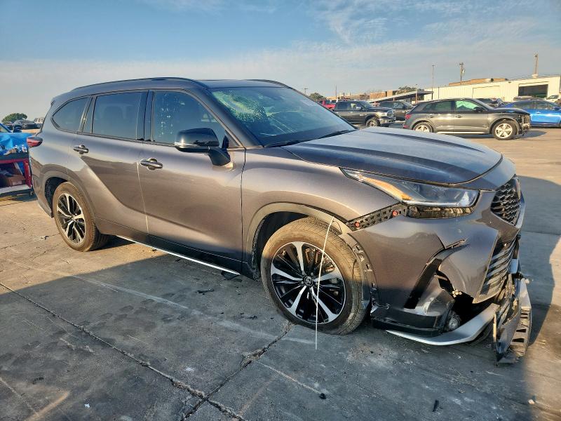 2022 TOYOTA HIGHLANDER - 5TDJZRAH5NS098479