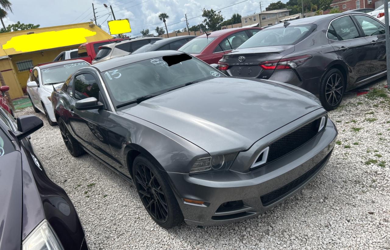 FORD MUSTANG