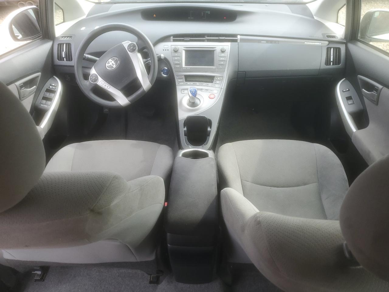 TOYOTA PRIUS PLUG-IN