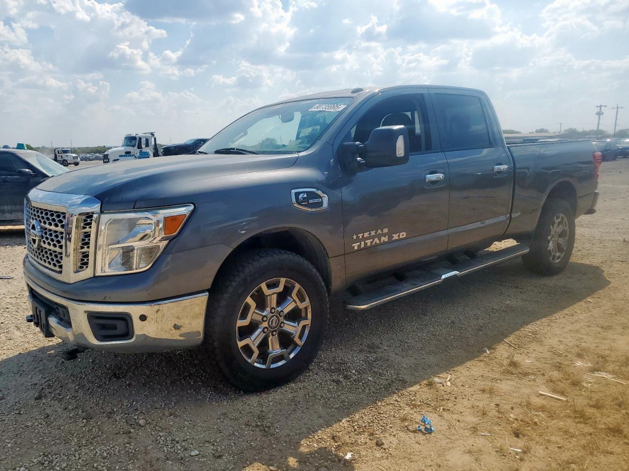 NISSAN TITAN SL