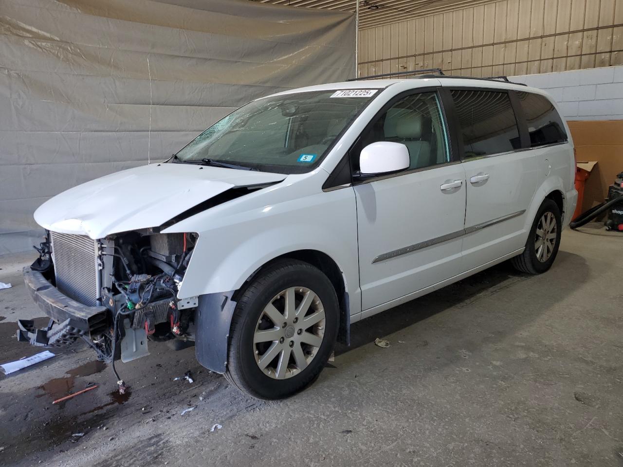 CHRYSLER TOWN & COUNTRY TOURING