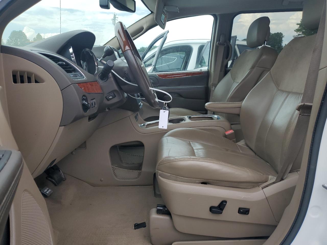 CHRYSLER TOWN & COUNTRY LIMITED PLATINUM