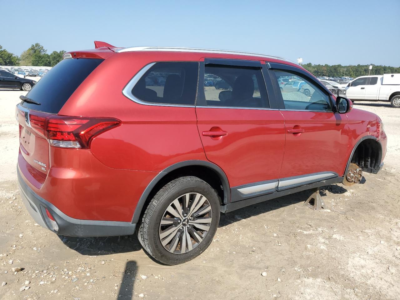 MITSUBISHI OUTLANDER SE