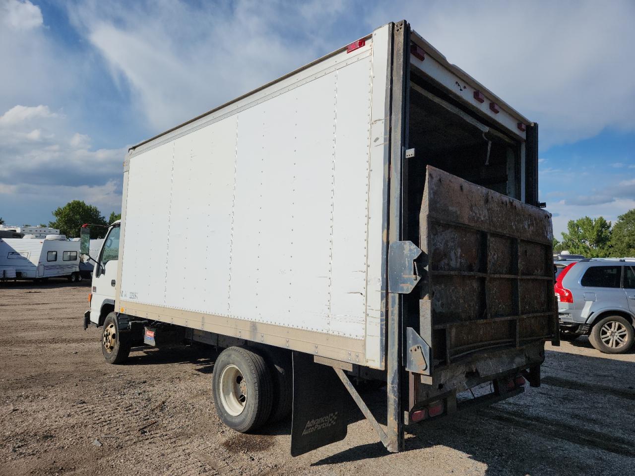 Lot #3294853748 2005 GMC W4500 W450