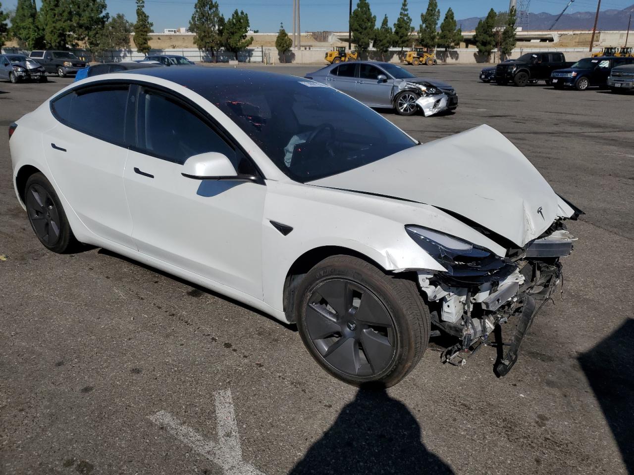 TESLA MODEL 3