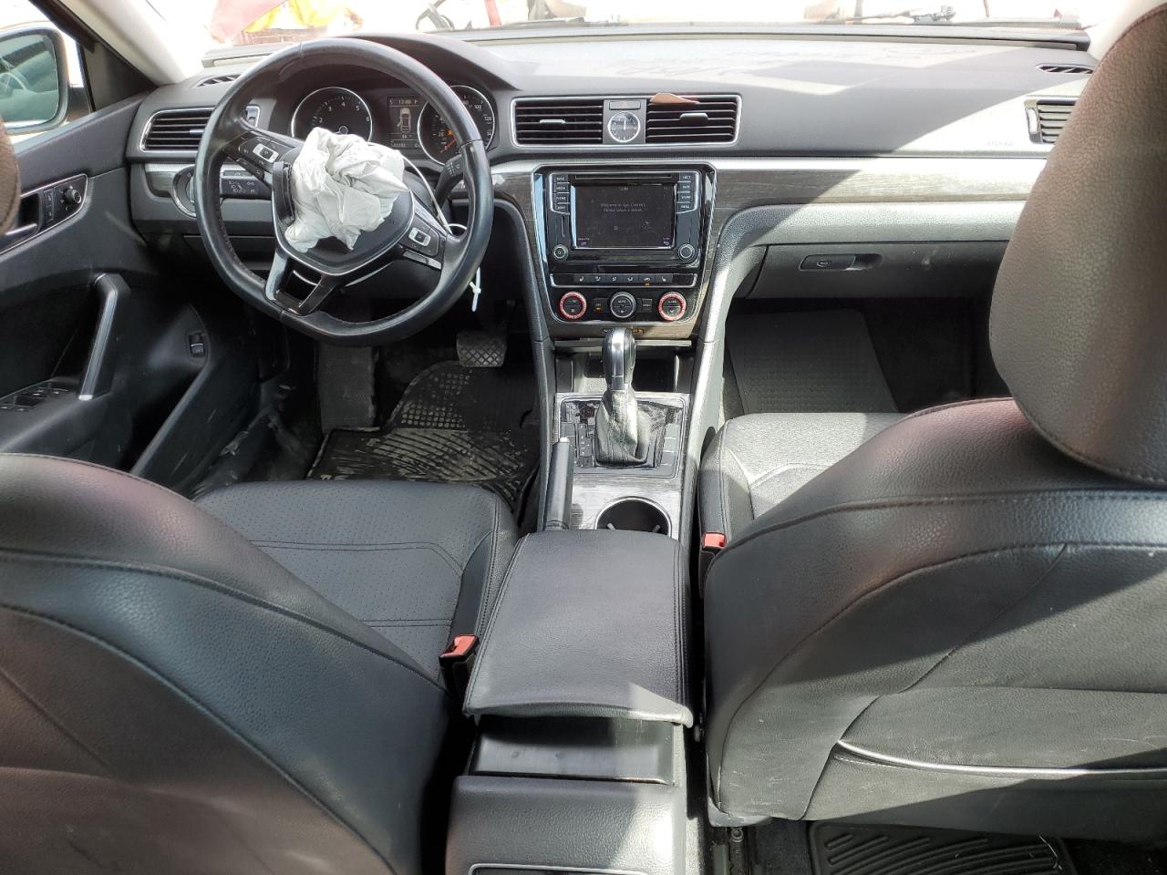 VOLKSWAGEN PASSAT SE