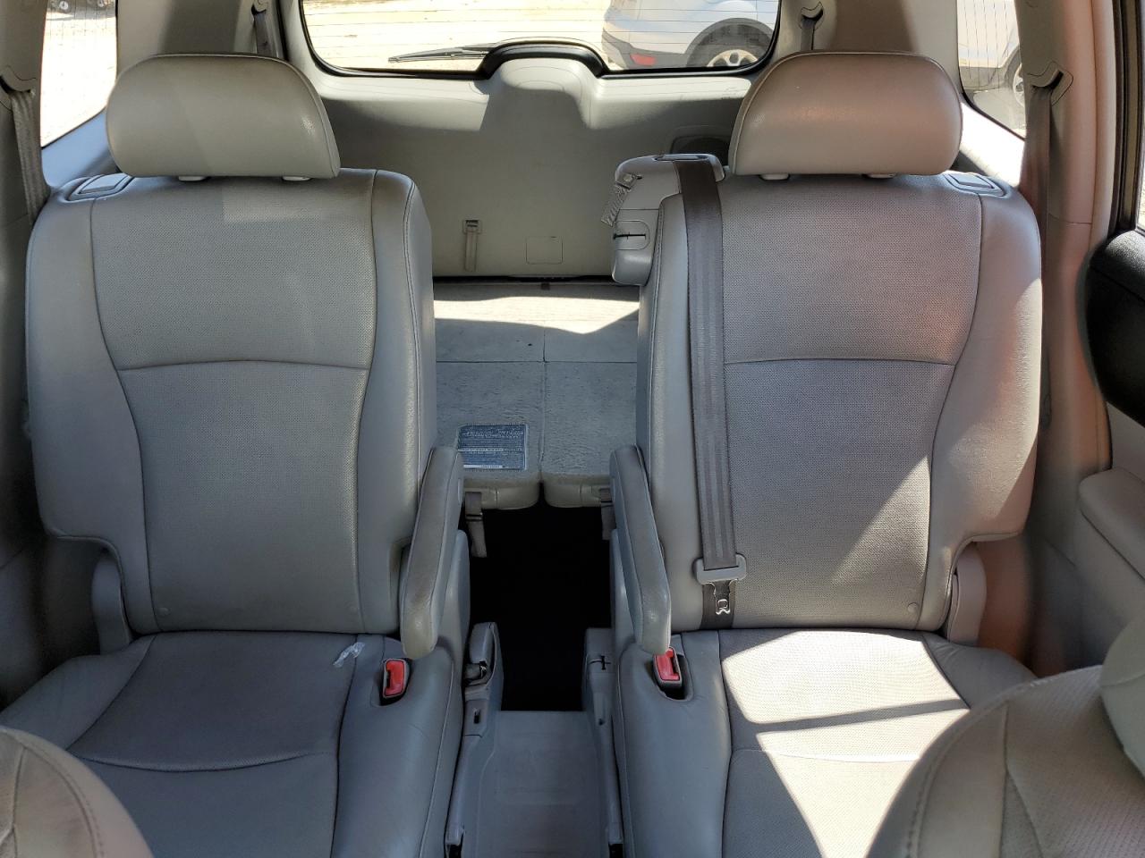 TOYOTA HIGHLANDER LIMITED