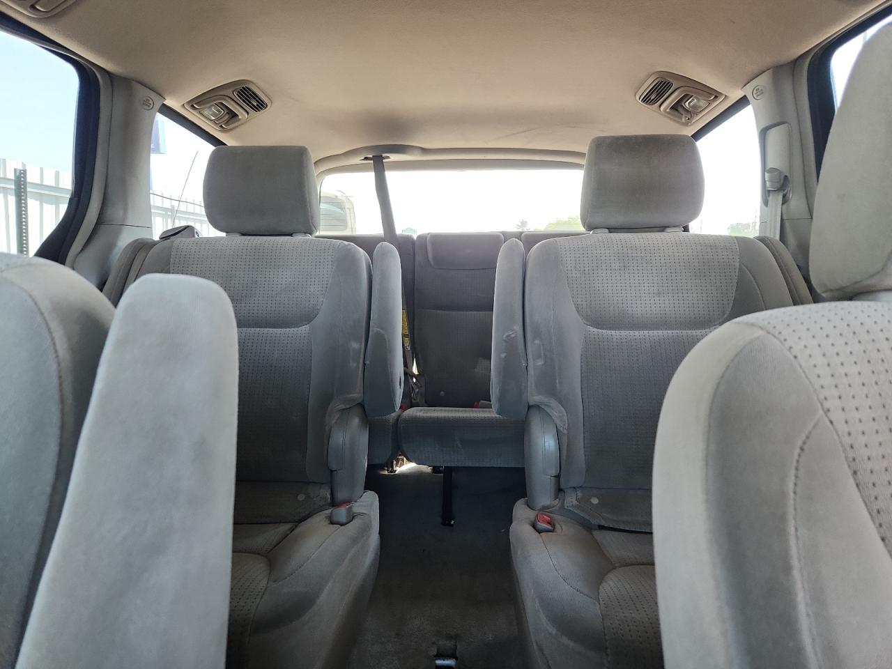 Lot #3246884476 2006 TOYOTA SIENNA CE