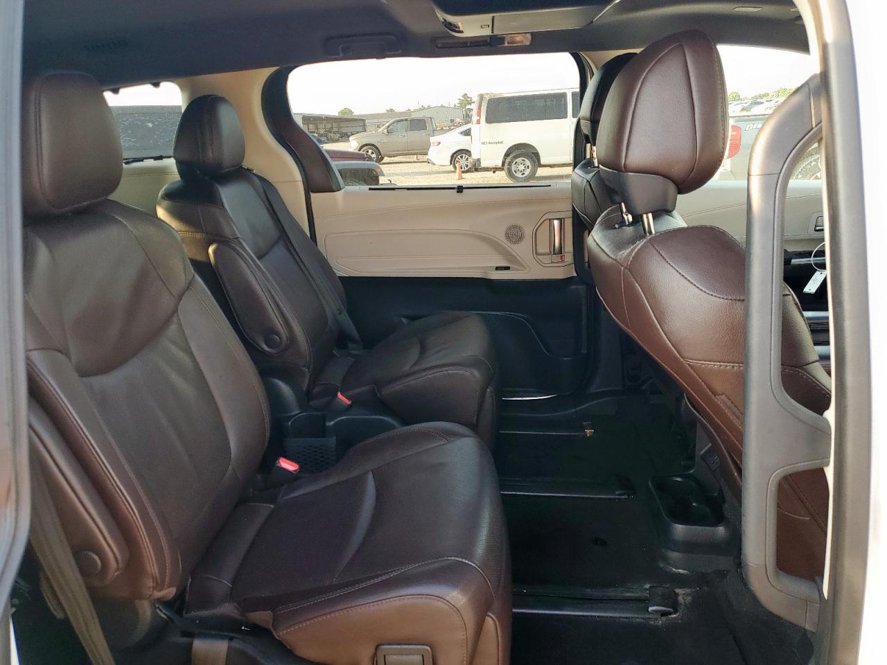 TOYOTA SIENNA LIMITED