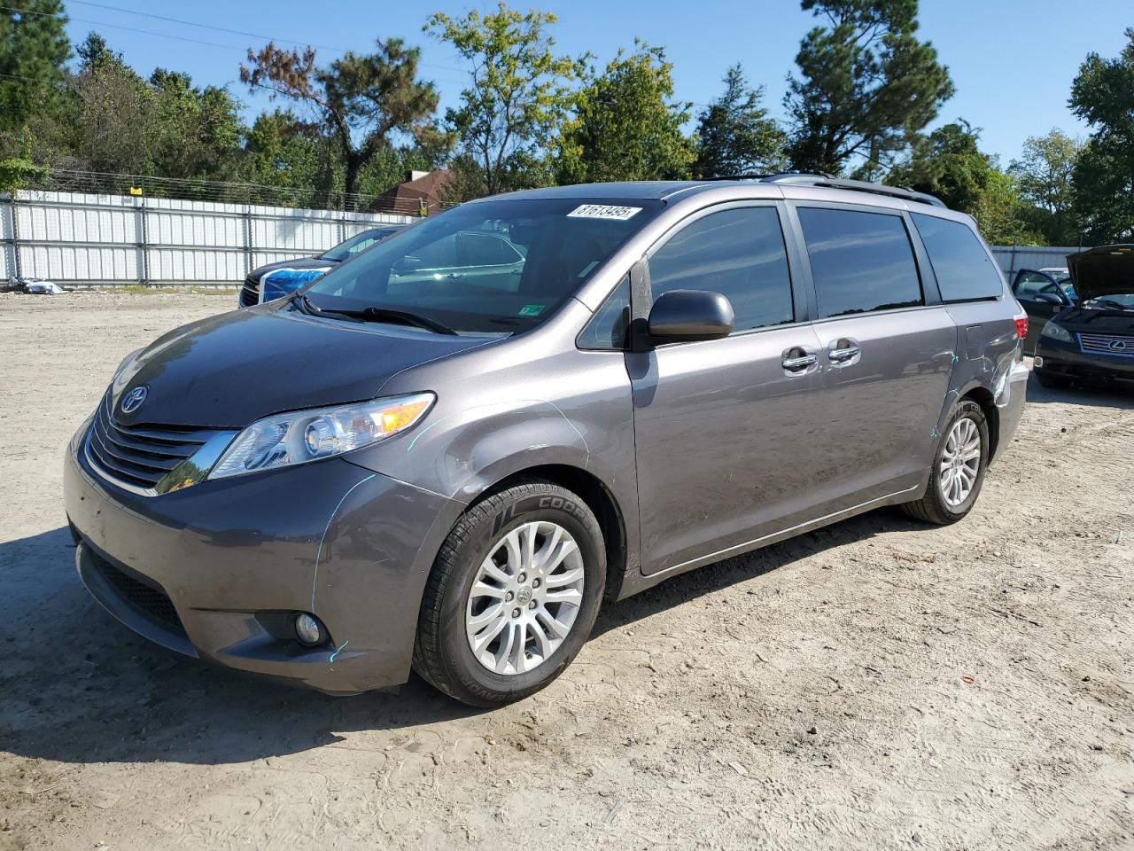 TOYOTA SIENNA XLE