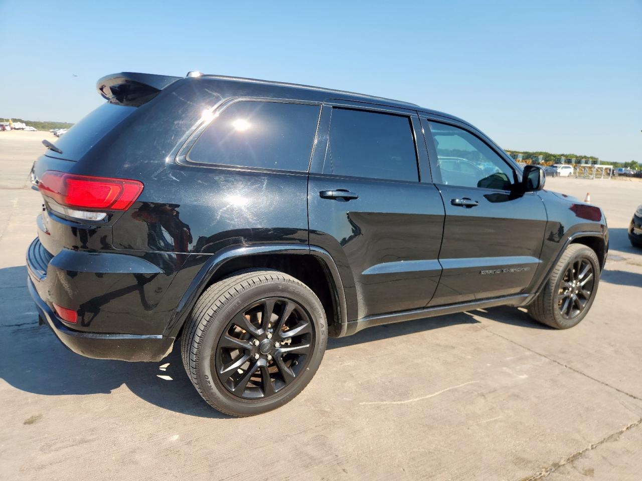 JEEP GRAND CHEROKEE LAREDO