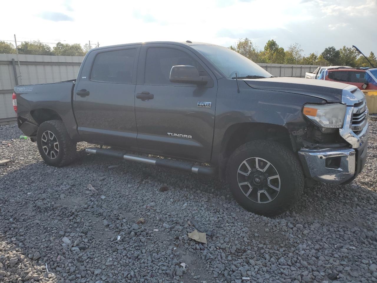 TOYOTA TUNDRA CREWMAX SR5