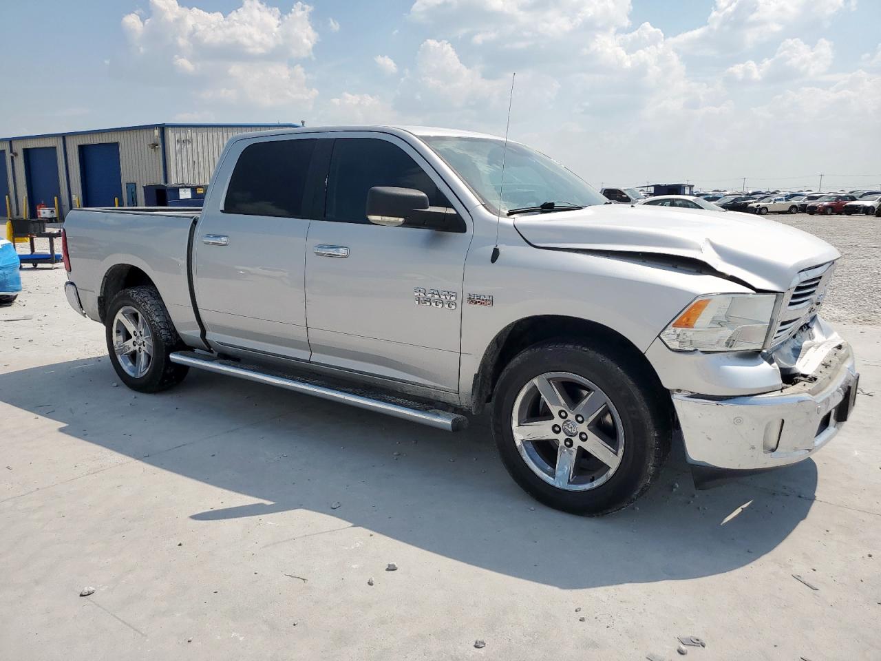 RAM 1500 SLT