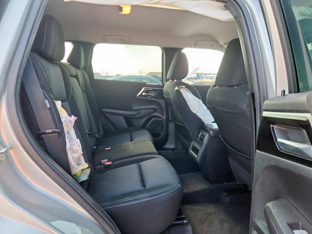 MITSUBISHI OUTLANDER ES