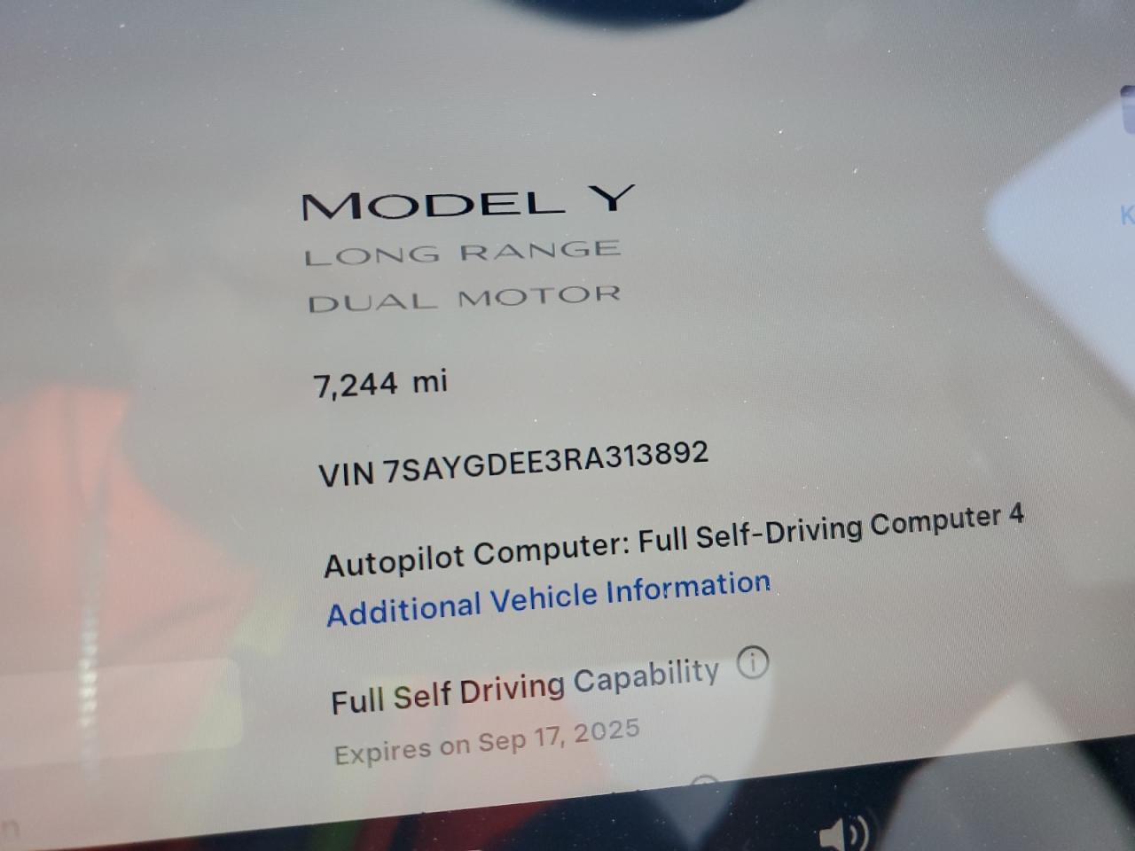 TESLA MODEL Y