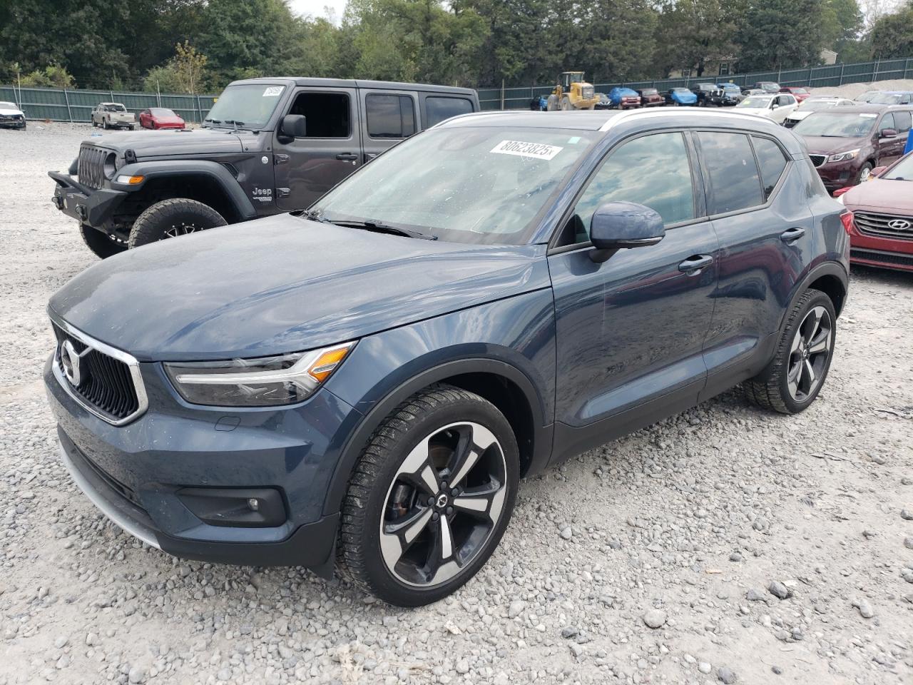 VOLVO XC40 T5 MOMENTUM