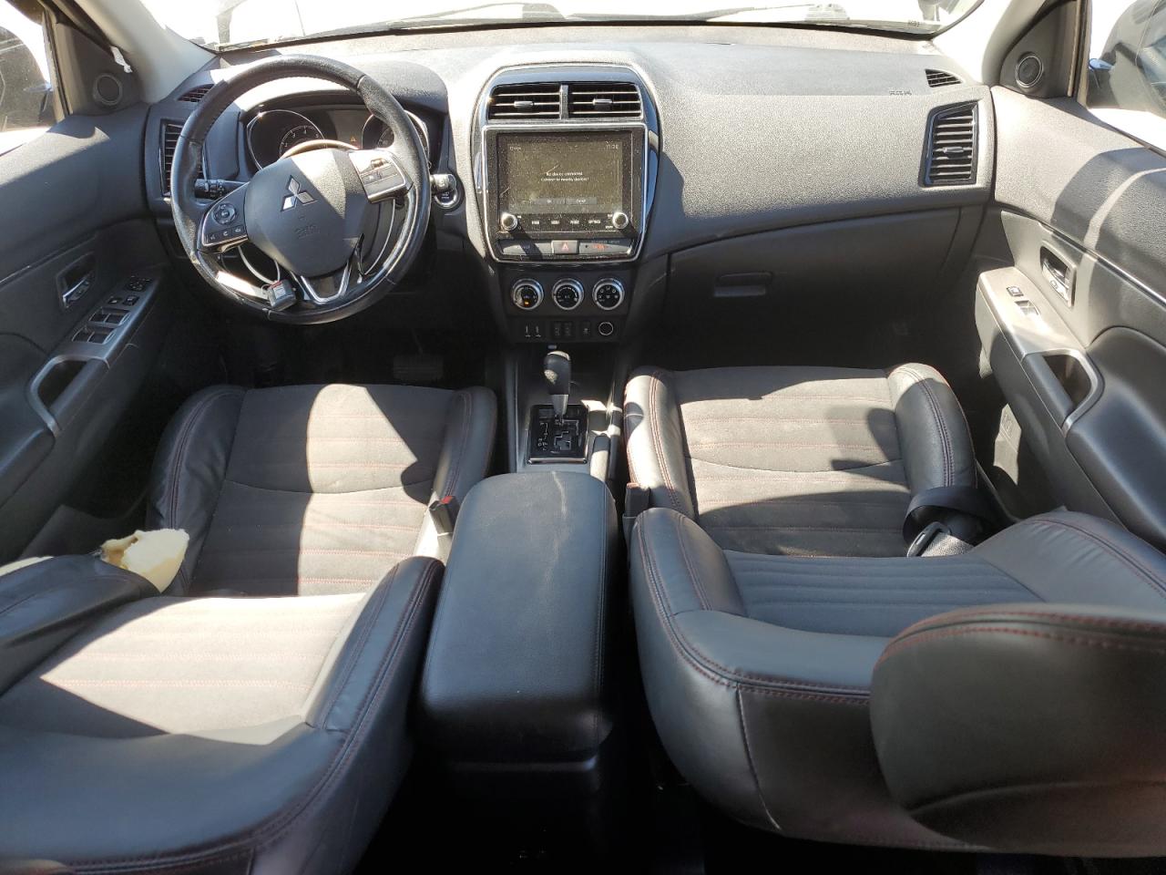 MITSUBISHI OUTLANDER SE