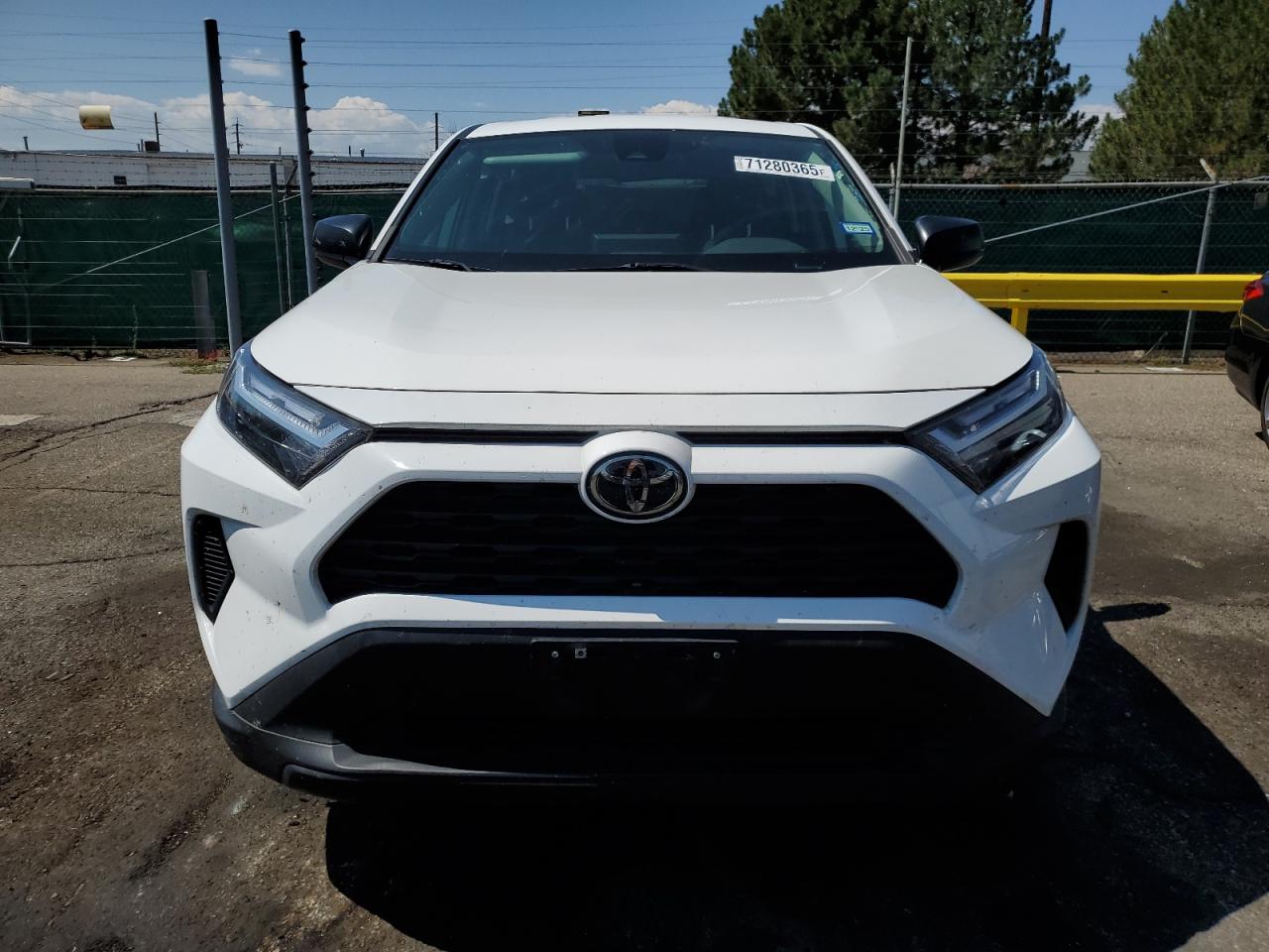 TOYOTA RAV4 LE