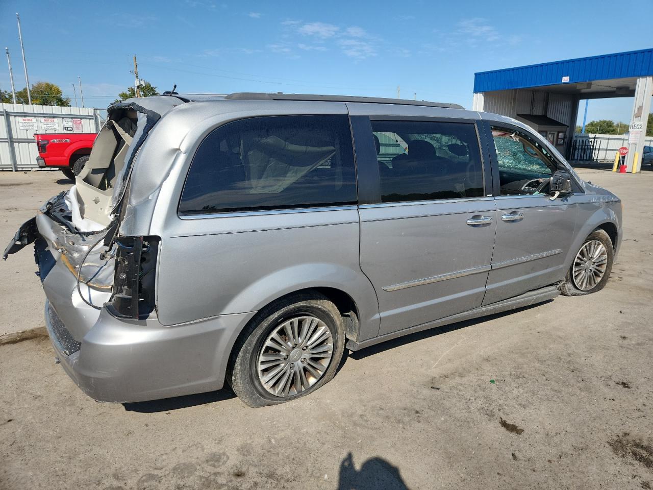 CHRYSLER TOWN & COUNTRY TOURING L