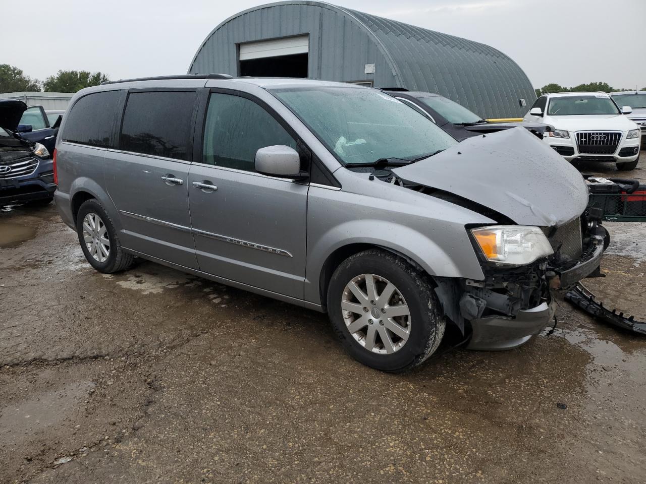 CHRYSLER TOWN & COUNTRY TOURING