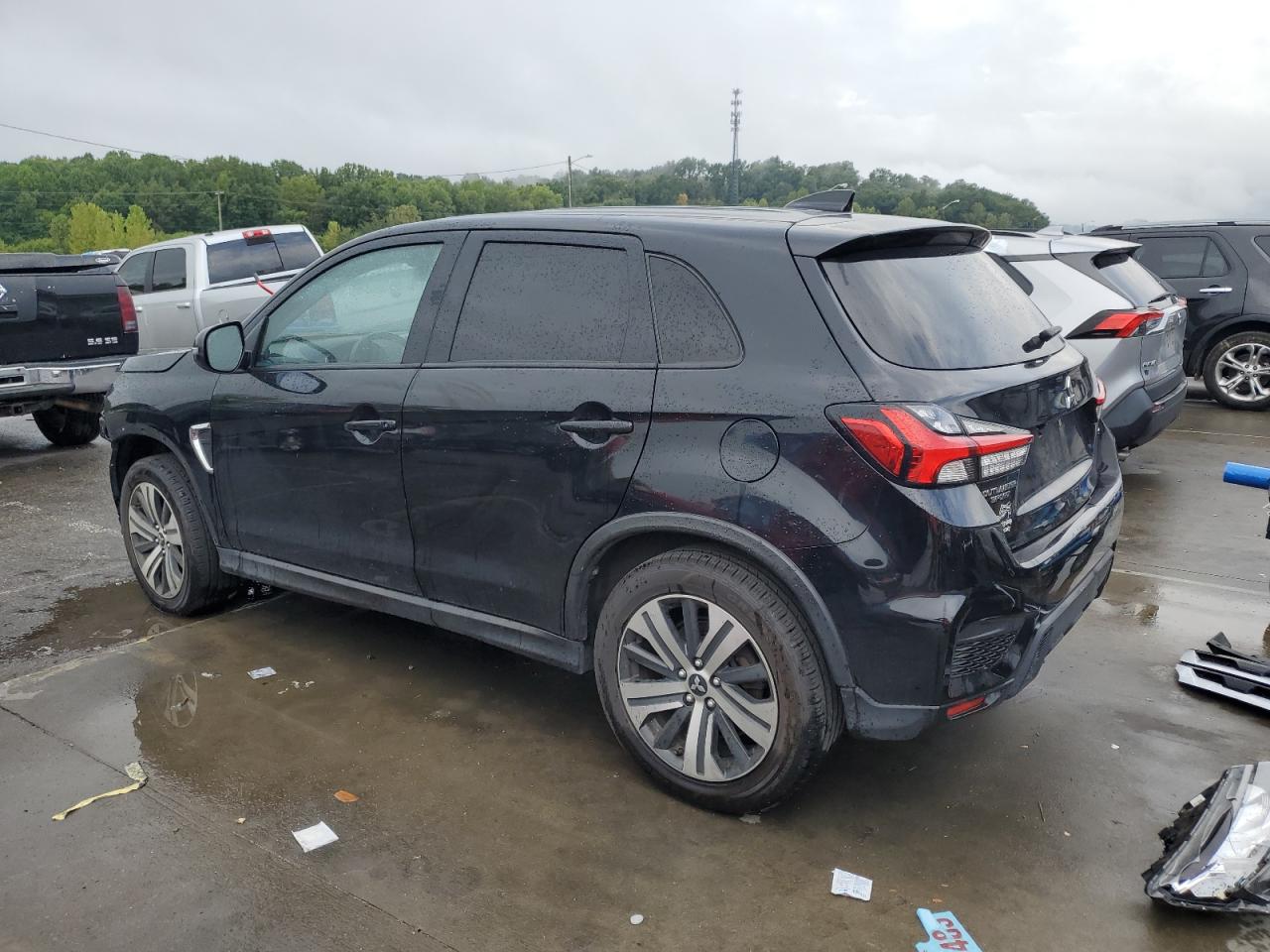 MITSUBISHI OUTLANDER SE