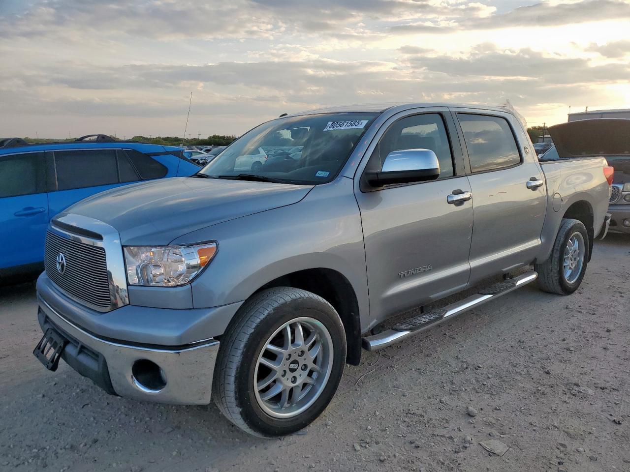 TOYOTA TUNDRA CREWMAX SR5