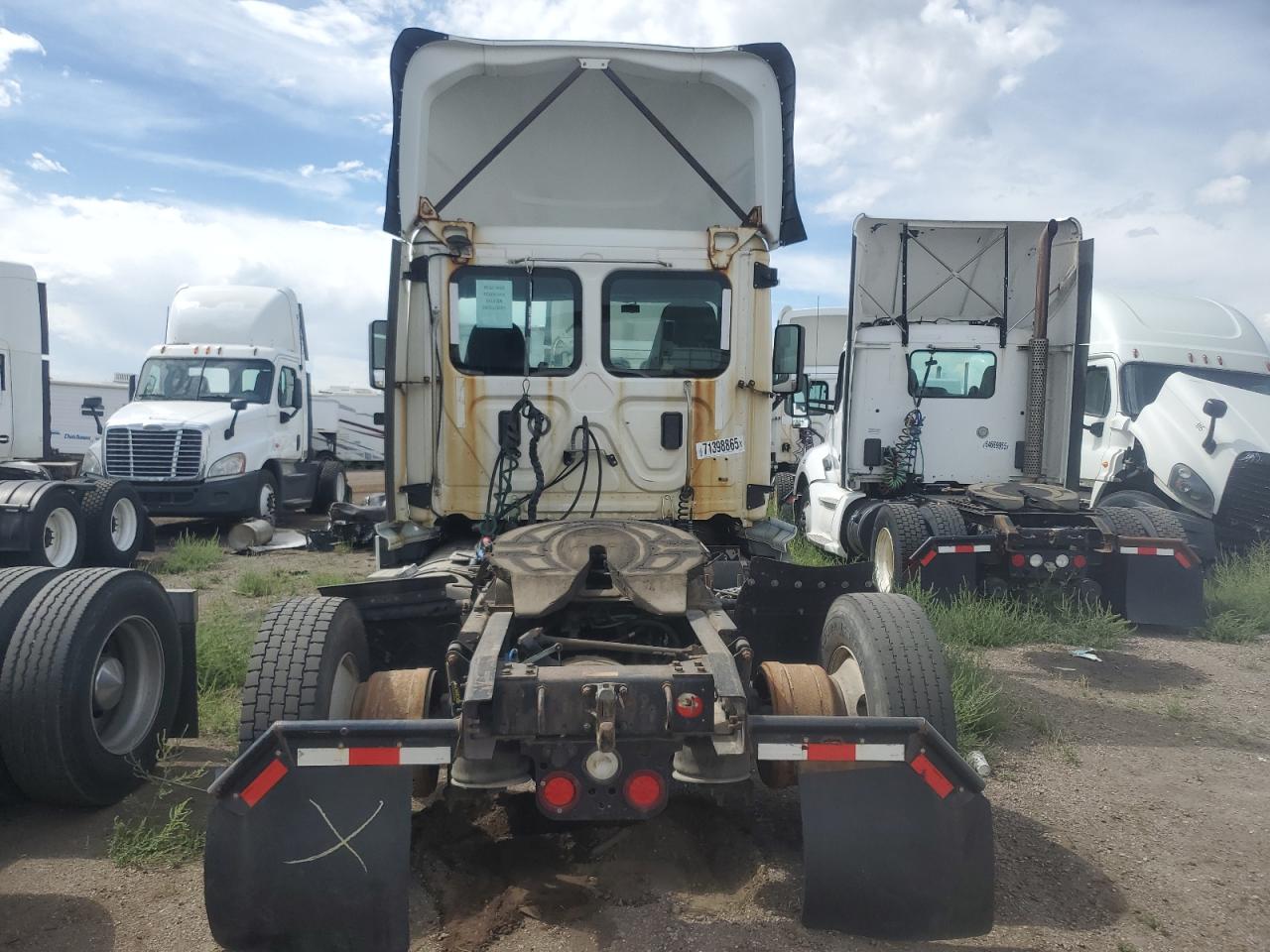 Lot #3246184088 2016 FREIGHTLINER CASCADIA 1