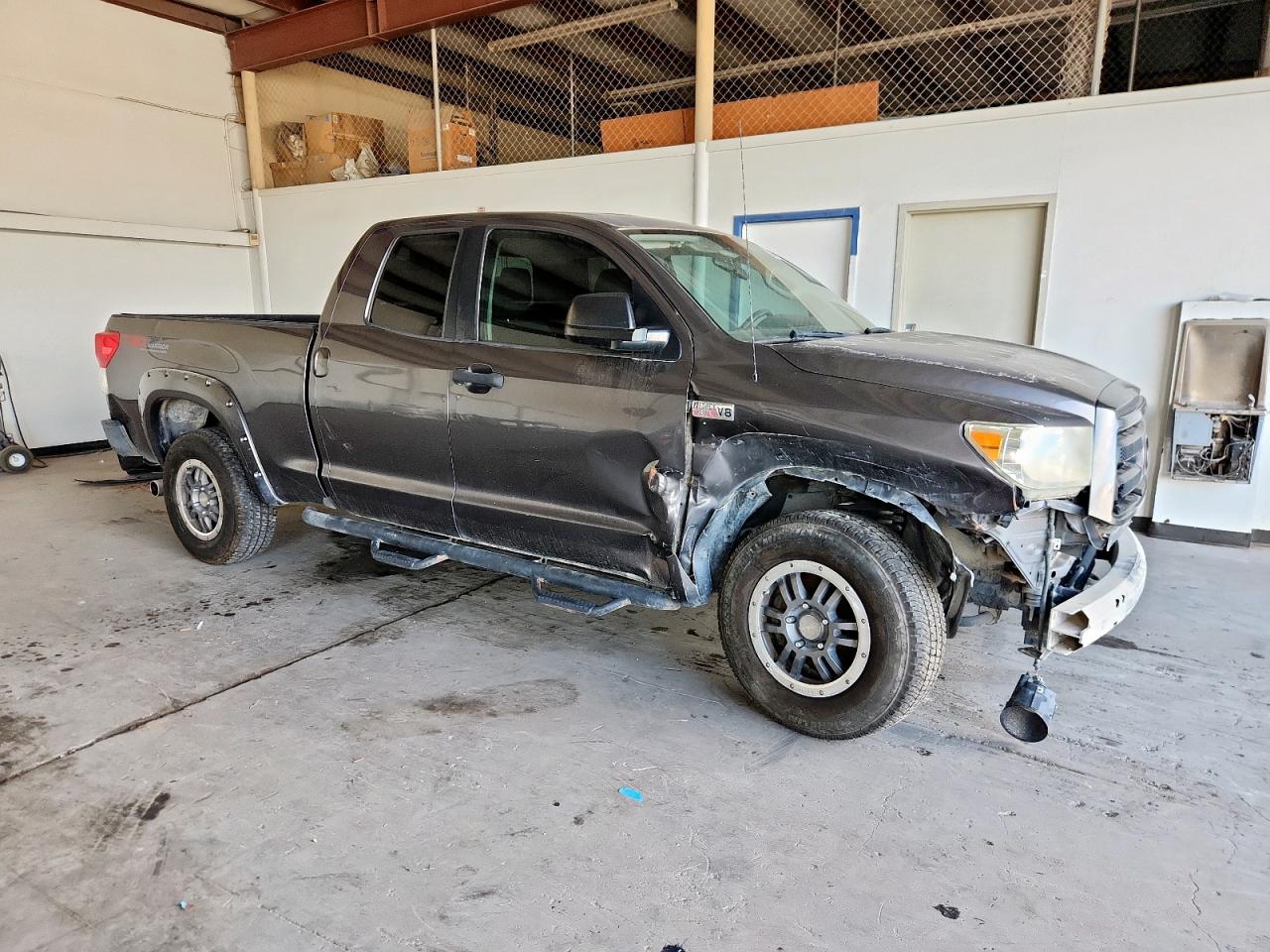 TOYOTA TUNDRA DOUBLE CAB SR5